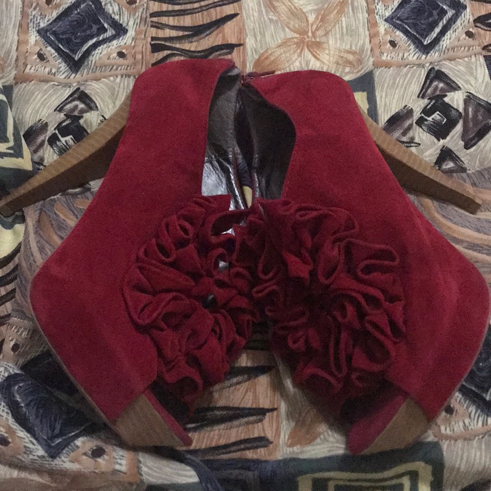 Red Shoe - Picture 2 of 2